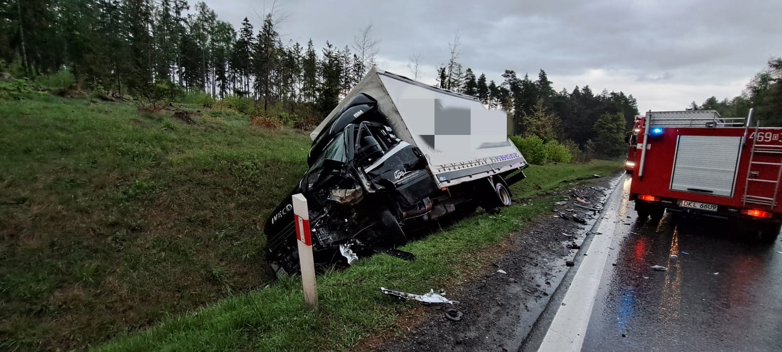 Poważny wypadek na DK-8 w Szczytnej. Droga jest zablokowana!