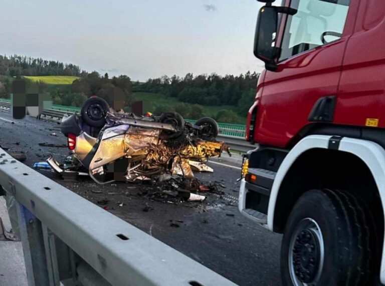 Tragiczny wypadek na obwodnicy Kłodzka. Nie żyją dwie osoby [Aktualizacja]