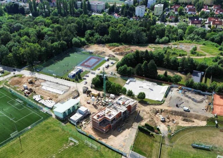 Gmina Ząbkowice Śląskie poszukuje wykonawcy rozbudowy saunarium i modernizacji stadionu