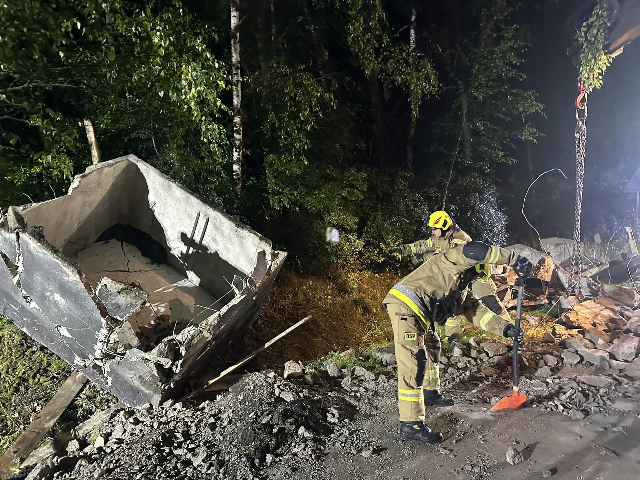 Groźne zdarzenie drogowe na DW-381 w Nowej Rudzie