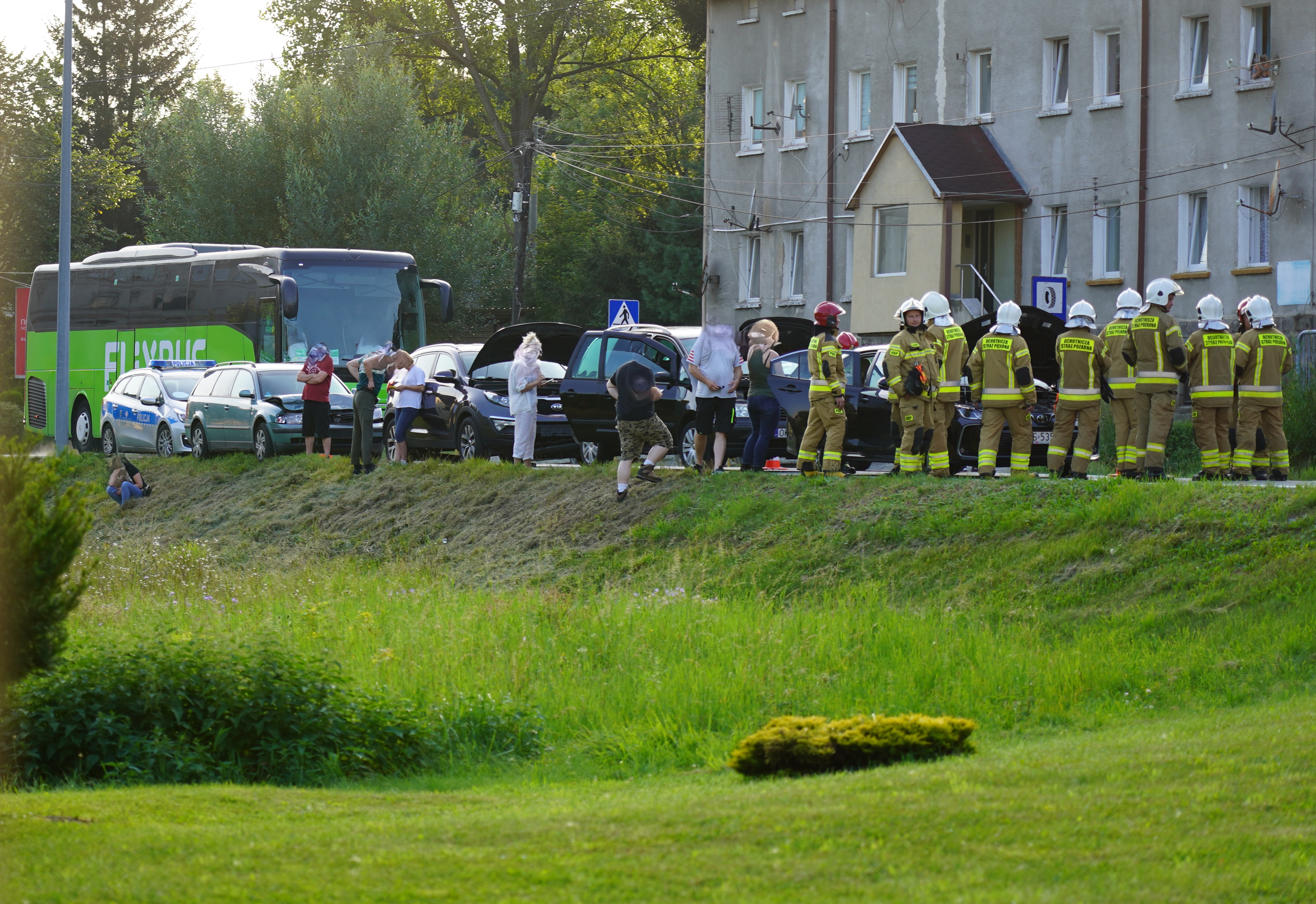 Zderzenie 4 pojazdów na DK-8 w Szczytnej