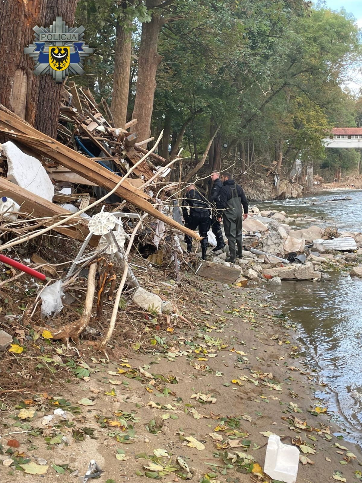 Policja od kilku dni poszukuje zaginionej 77-latki. Do działań funkcjonariuszy z Komisariatu Wodnego wraz z psem służbowym