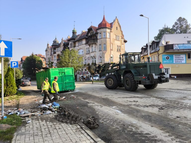 Wojsko pomaga mieszkańcom Kłodzka