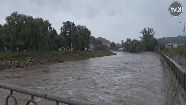 W Nysie Kłodzkiej ma jeszcze przybyć wody. Poziom rzeki zbliża się do 4 metrów