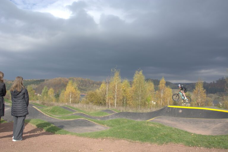 Pumptrack w Lewinie Kłodzkim oficjalnie oddany do użytku