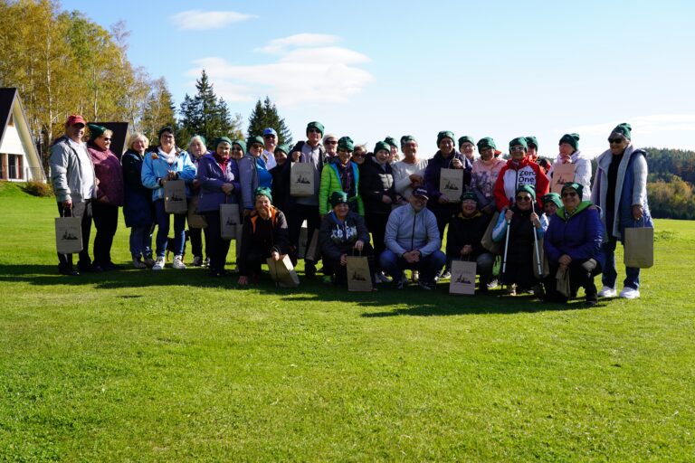 Seniorzy ze Szczytnej uczcili swoje święto. Aktywnie i z uśmiechami na twarzach [Foto]