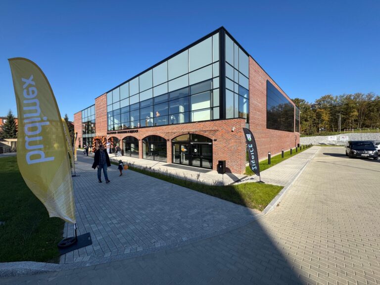 Nowa hala sportowo-widowiskowa w Ziębicach otwarta