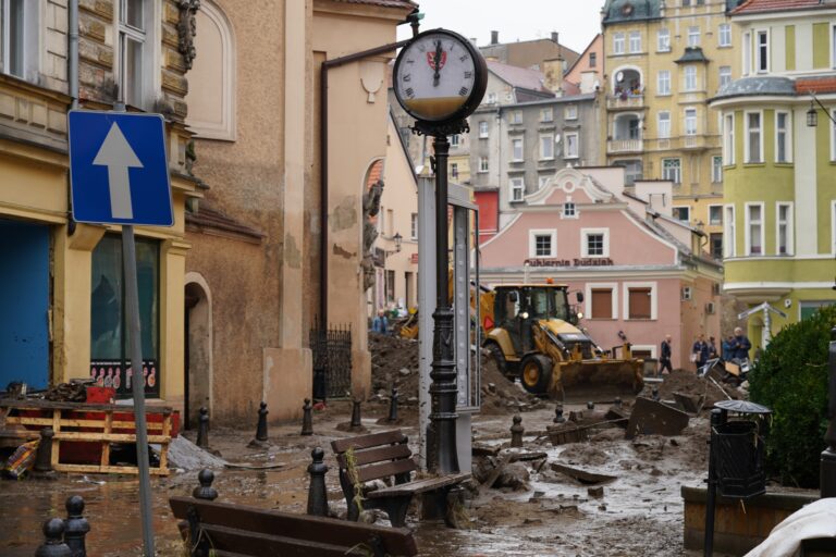 Kłodzko: komisja ds. szacowania szkód w mieniu komunalnym po powodzi przedstawiła protokół