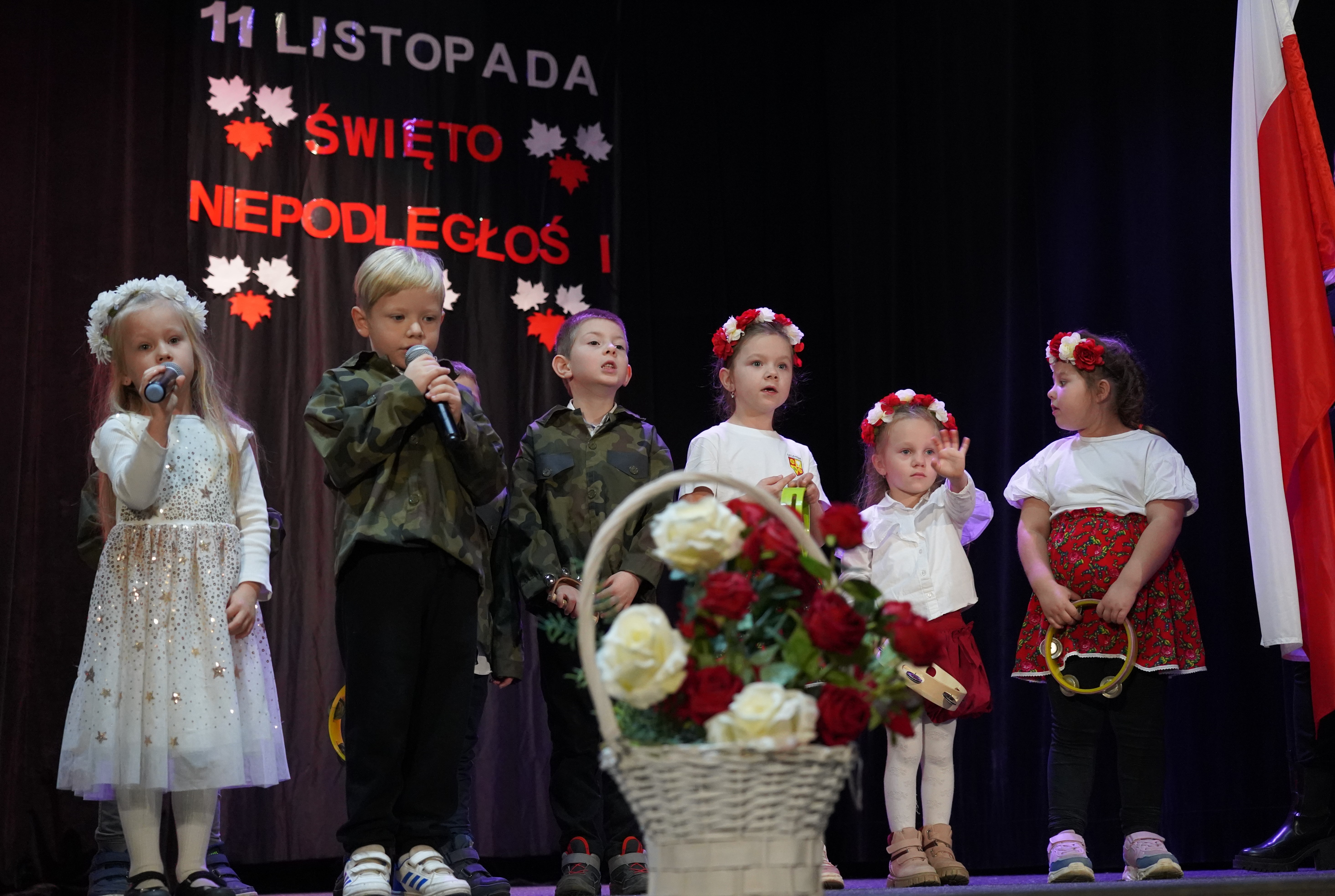 Małe serca i wielki patriotyzm. Akademia z okazji Święta Niepodległości w Szczytnej