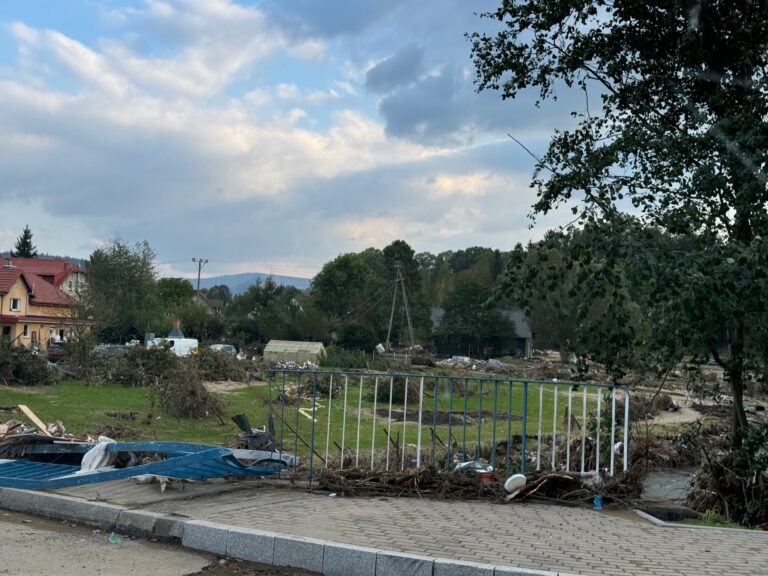 Ponad 500 mln złotych na odbudowę domów trafiło już do dolnośląskich powodzian. Wnioski tylko do 15 marca 2025r.