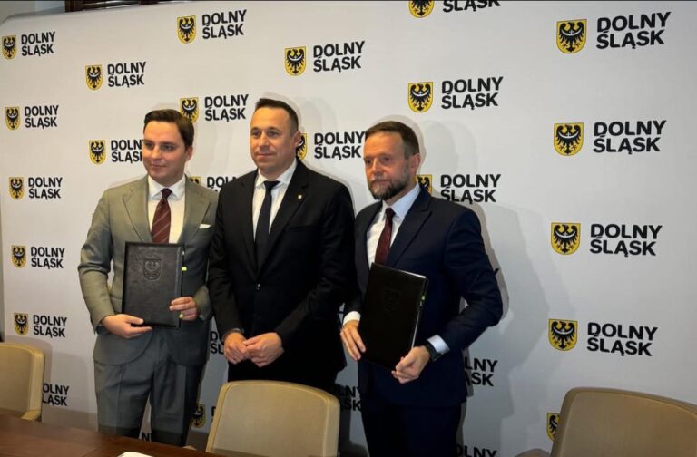 Podpisano umowę na budowę nowego mostu w Stroniu Śląskim