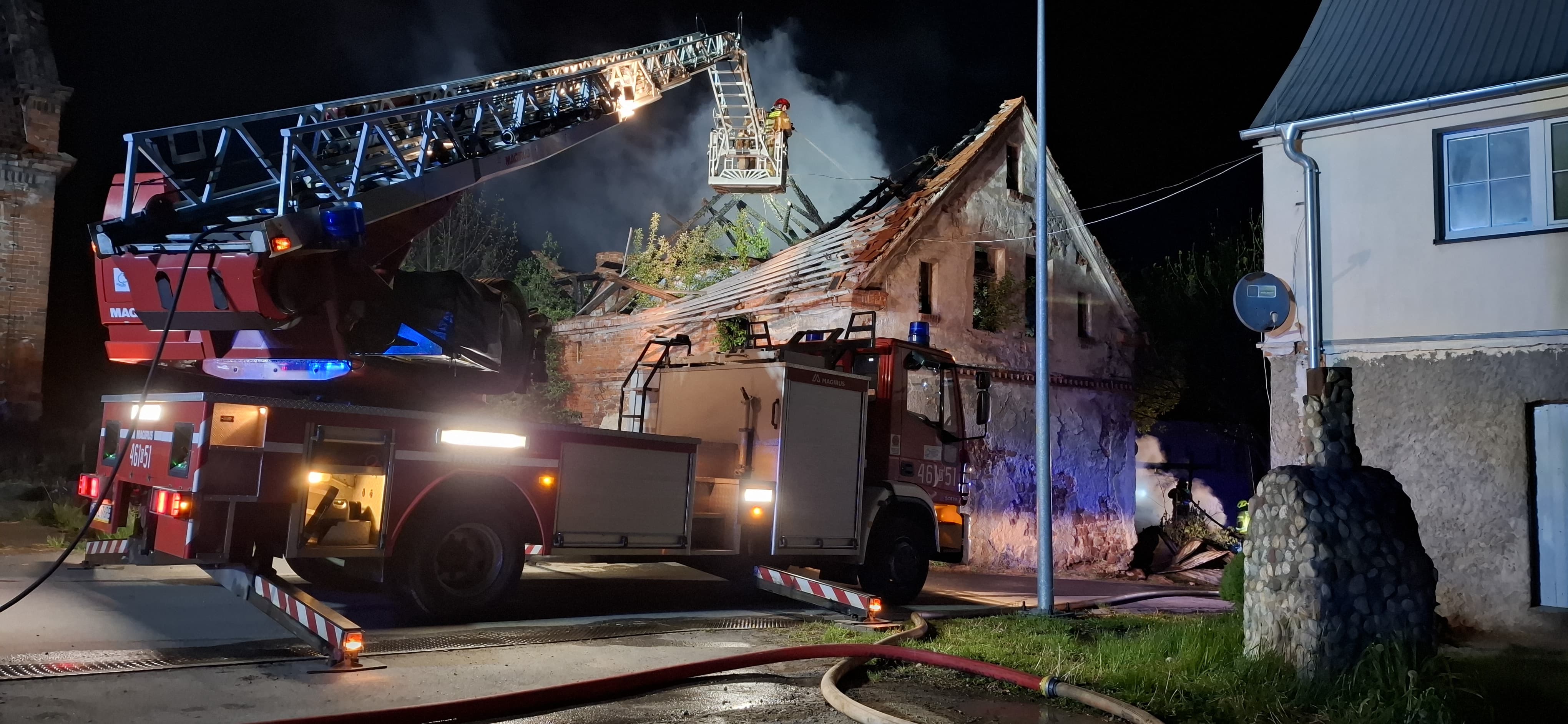 Nocny pożar pustostanu w Wojborzu