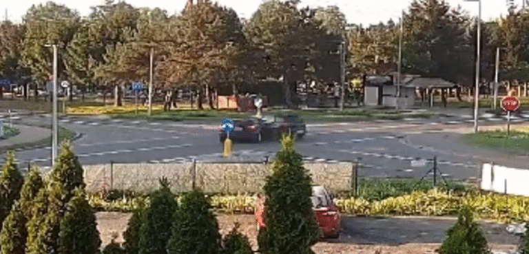 Zderzenie na skrzyżowaniu ul. Objazdowej i Zajęczej w Kłodzku [Wideo]