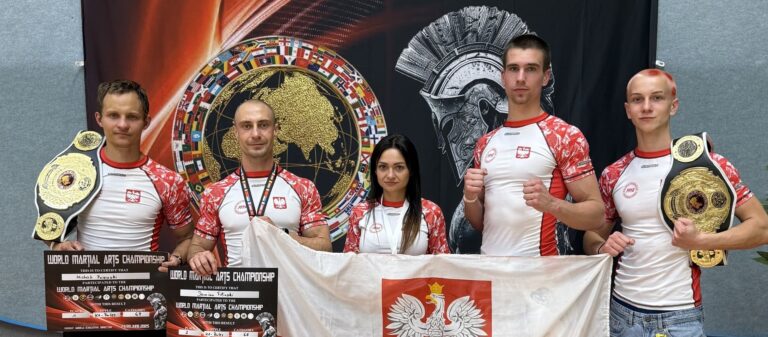 „Przeszliśmy drogę, o której wielu nawet nie śmiało marzyć” – zawodnicy Fight Club Szczytna z tytułami mistrzów świata!