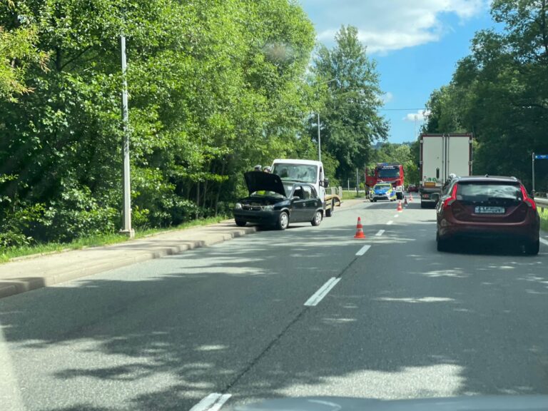 Zderzenie na DK-8 w Jeleniowie. Są utrudnienia w ruchu