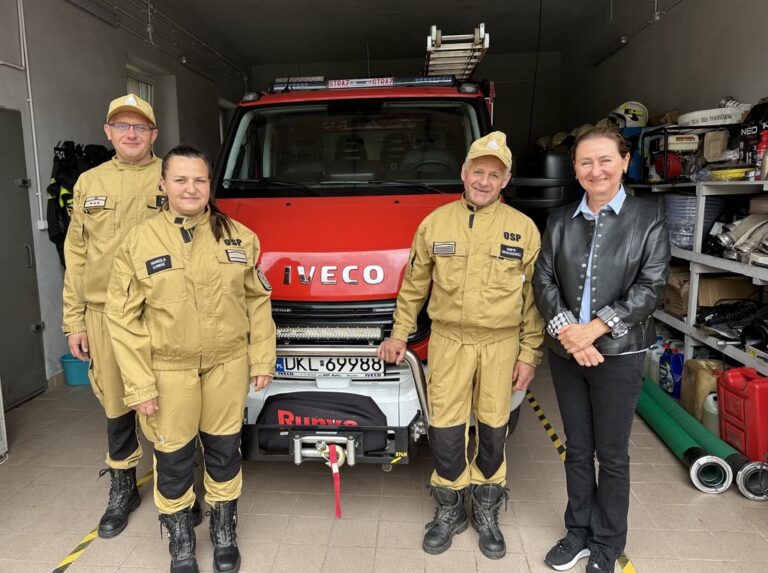 Do OSP Tłumaczów trafił nowy sprzęt. Jego zakup sfinansowano z Budżetu Obywatelskiego Powiatu Kłodzkiego