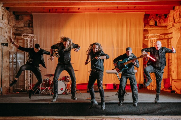 Zespół „Na Skrzydłach” z nowym teledyskiem i dużym koncertem