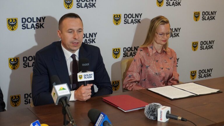 Dolny Śląsk wspiera pszczelarzy – blisko 1,5 mln zł na rozwój pszczelarstwa w regionie