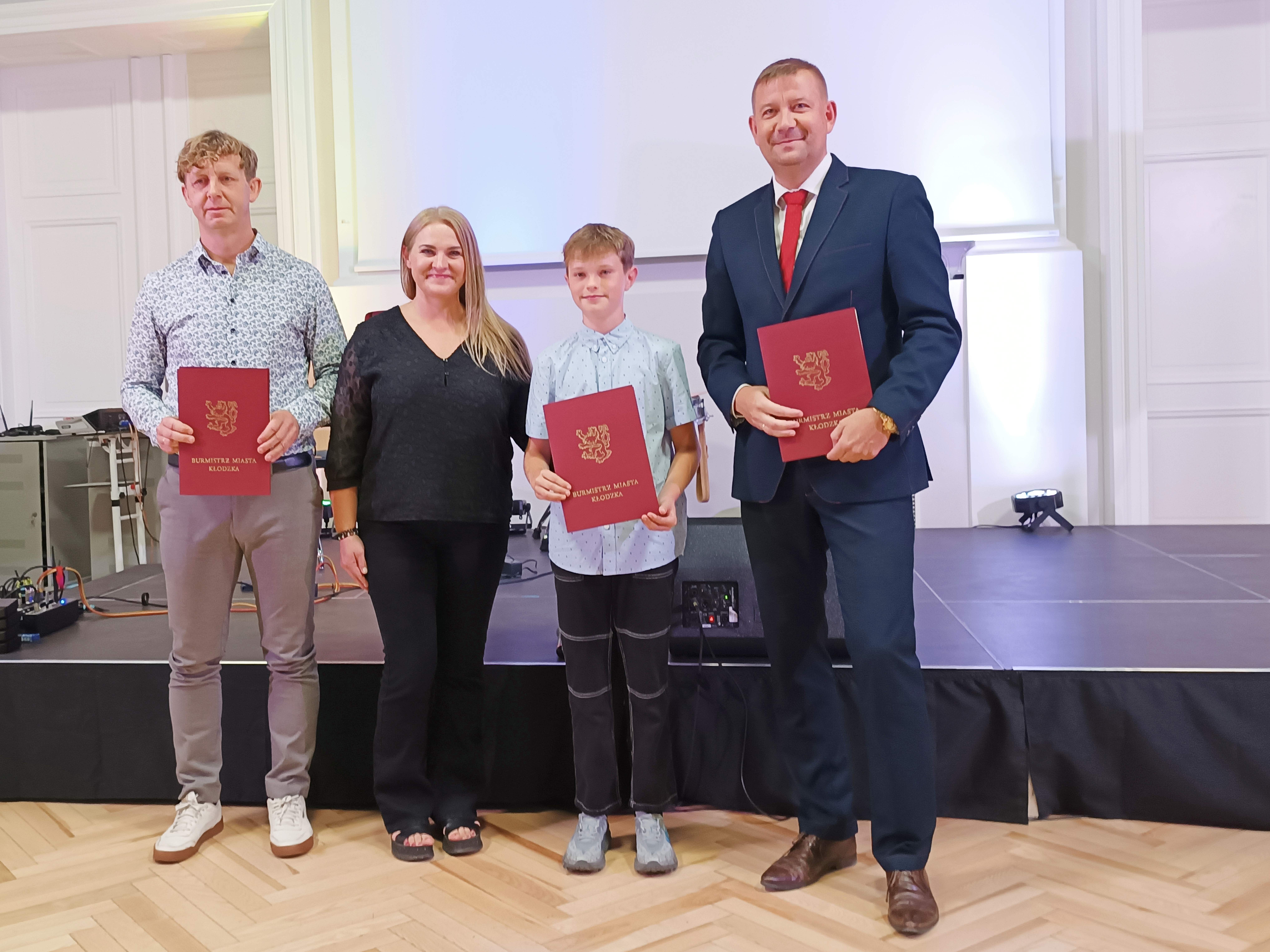 Stypendia „LEONARDO” dla młodych talentów z Kłodzka