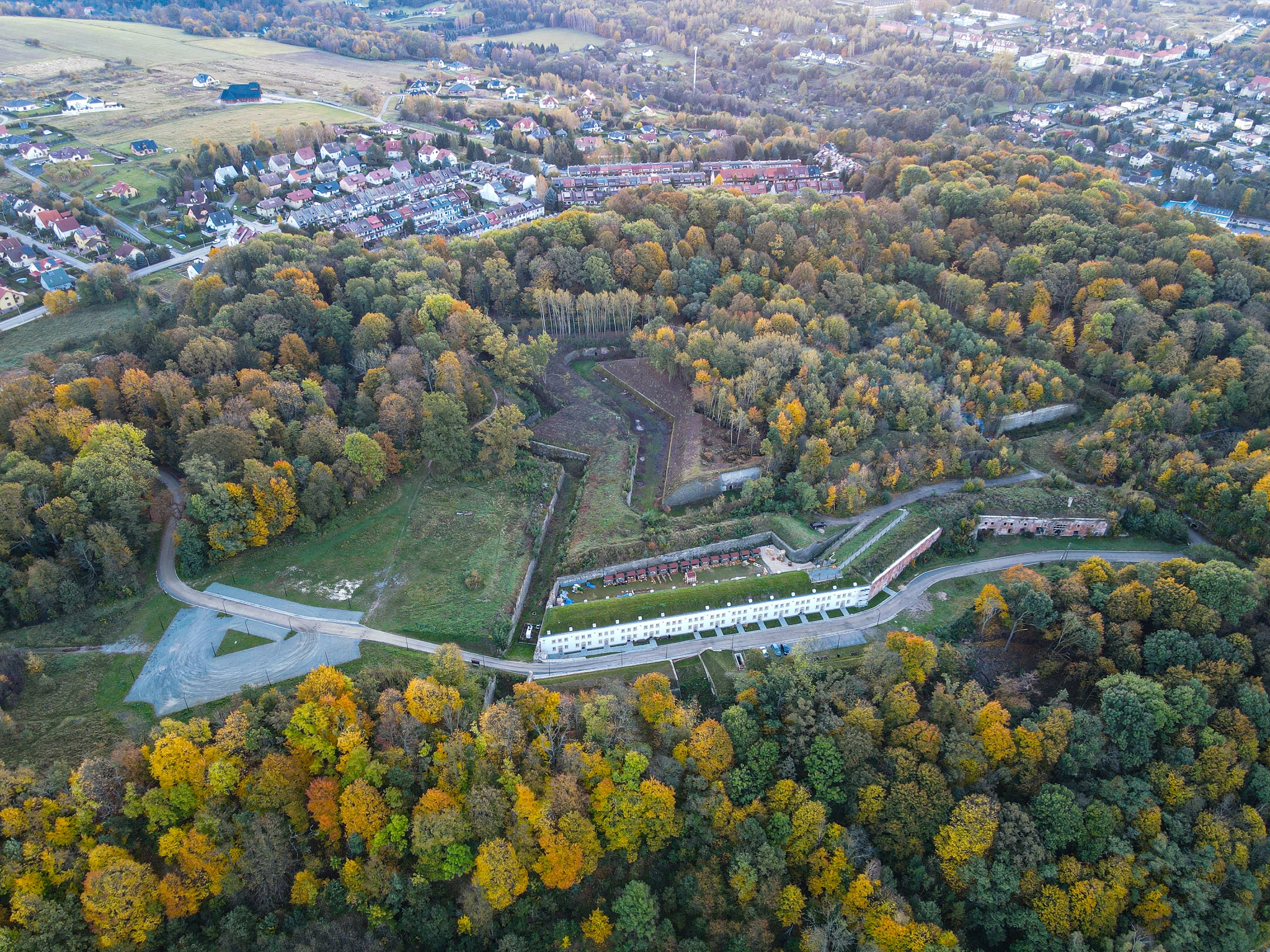 Podpisano umowę na kompleksowe zagospodarowanie Fortu Owcza Góra w Kłodzku. Projekt zakłada m.in. rekonstrukcję wieży widokowej