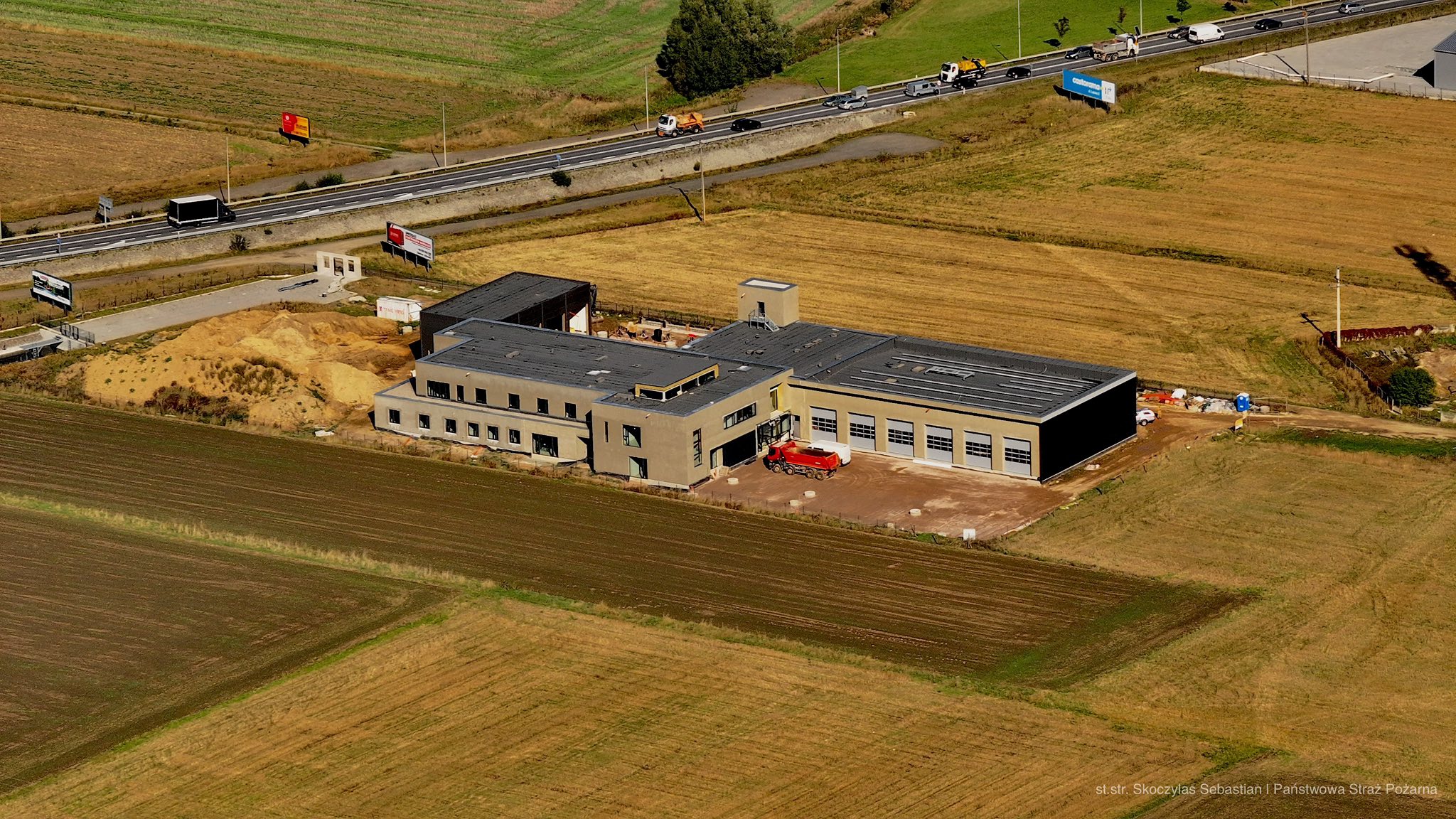 Nowa siedziba Komendy PSP w Kłodzku. Trwa III etap budowy [Foto]