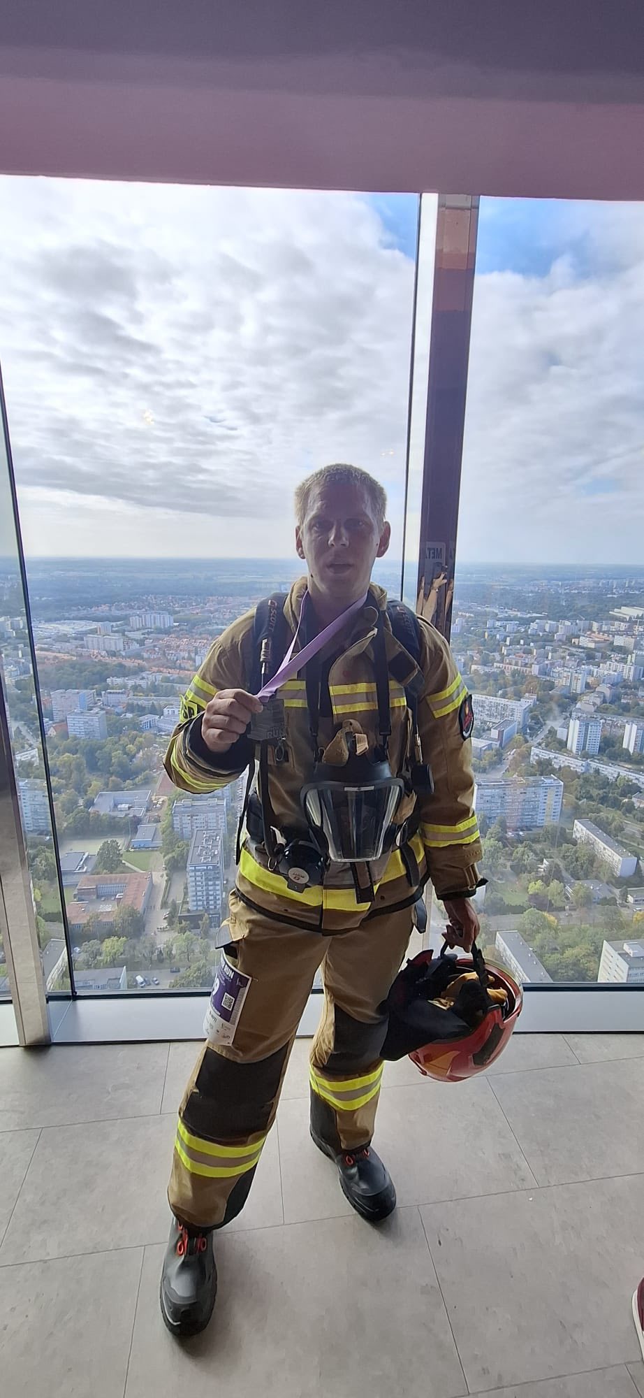 Strażacy z Kłodzka na Sky Tower Run 2025