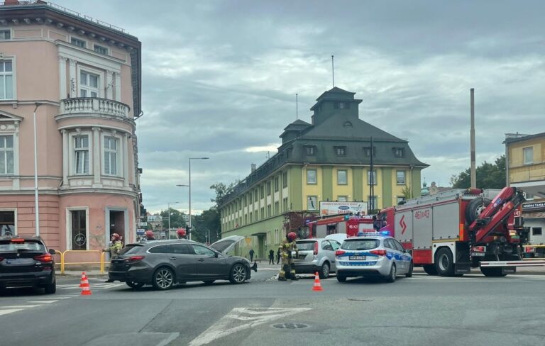 Kłodzko: wymusił pierwszeństwo przejazdu i doprowadził do zderzenia