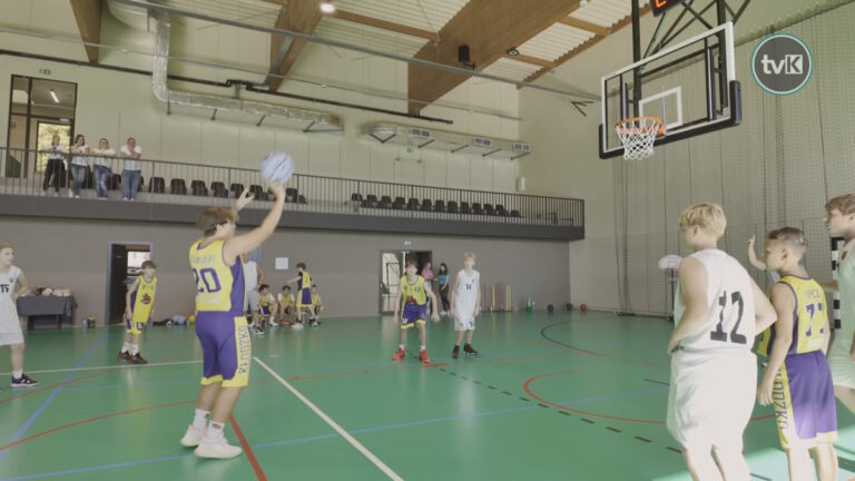 Koszykarskie emocje w radkowskiej hali