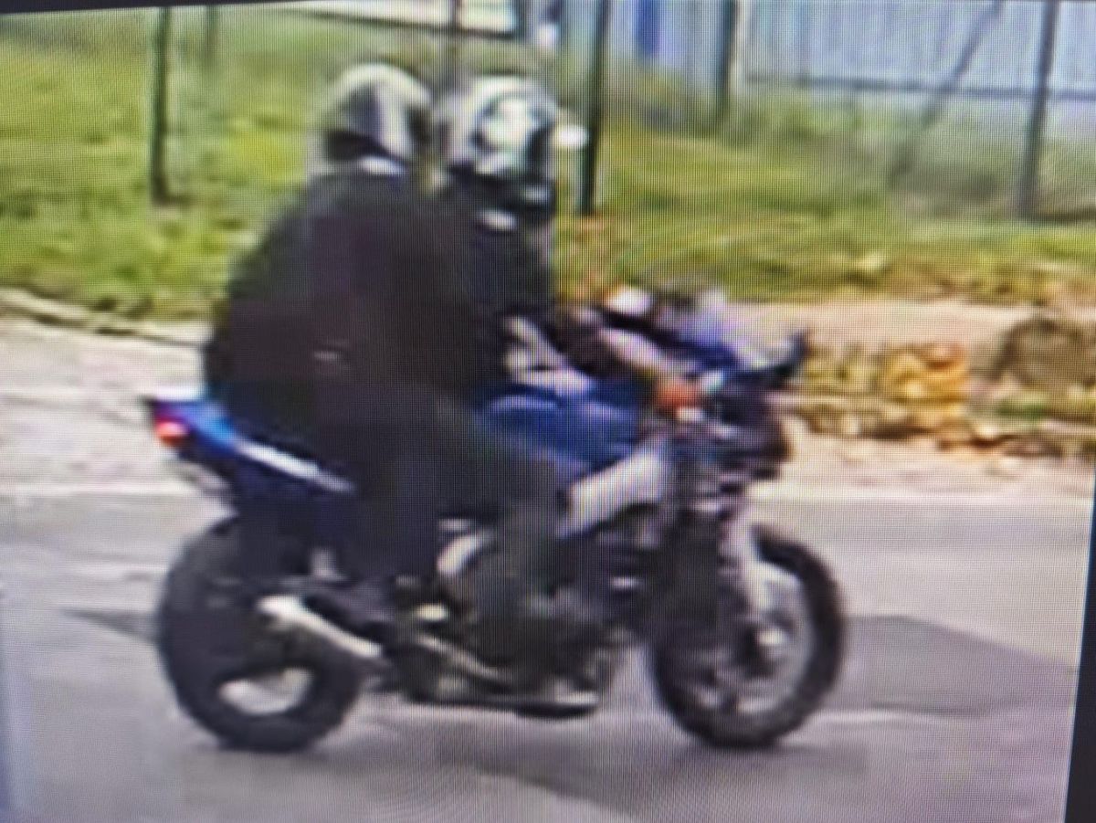 Policja poszukuje sprawców zuchwałej kradzieży w Nowej Rudzie