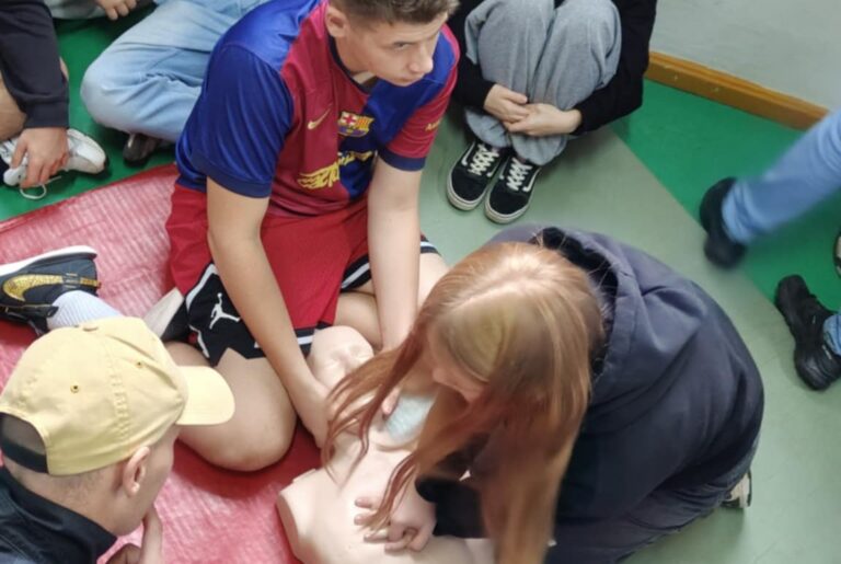 Kłodzka „Budowlanka” i OSP Jaszkowa Dolna wzięły udział w akcji WOŚP „Ratujemy i uczymy ratować”