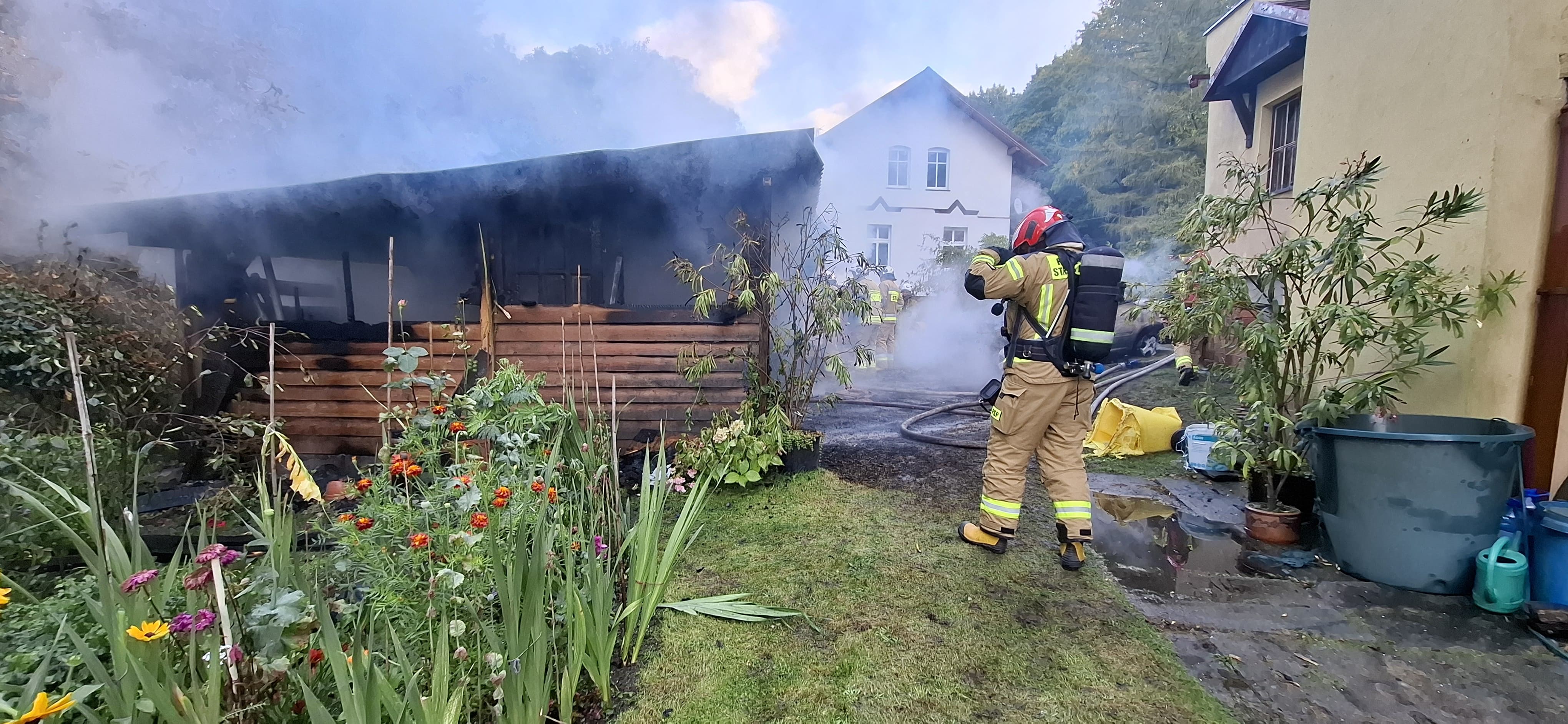 Pożar garażu w Lądku-Zdroju