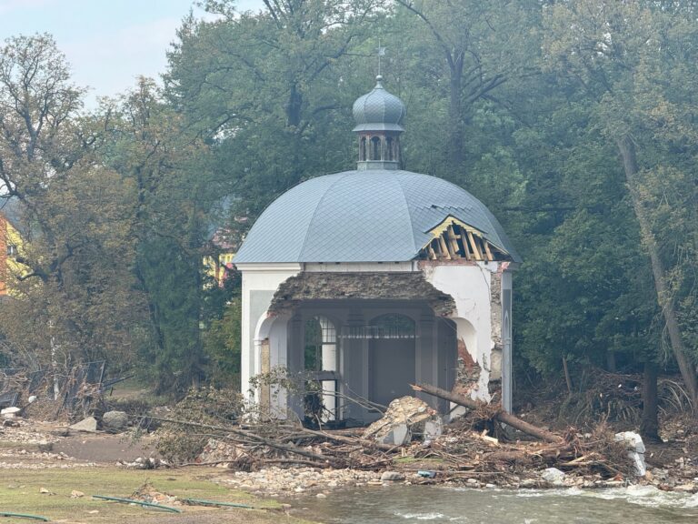 Umowa na odbudowę kaplicy pw. św. Onufrego w Stroniu Śląskim podpisana