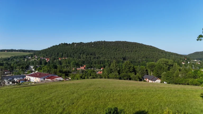 Gmina Szczytna ogłasza przetargi na sprzedaż kolejnych atrakcyjnych działek