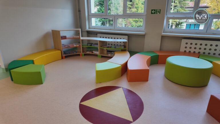 Młodzież w Bardzie wróciła do sal lekcyjnych