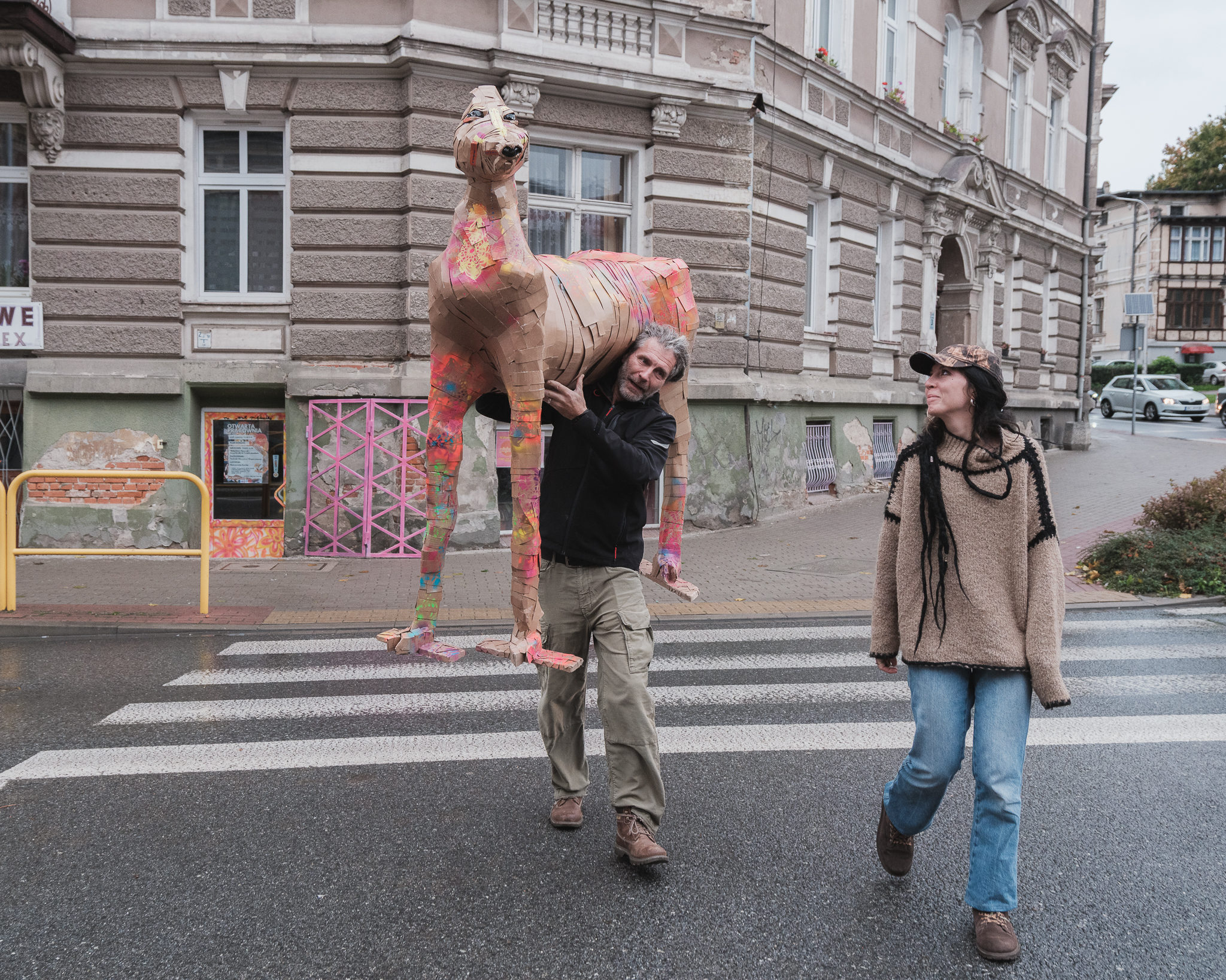 Kłodzko inspiruje do ekologicznych działań dzięki projektowi „Sztuka Odzyskana” pracowni Piękniej