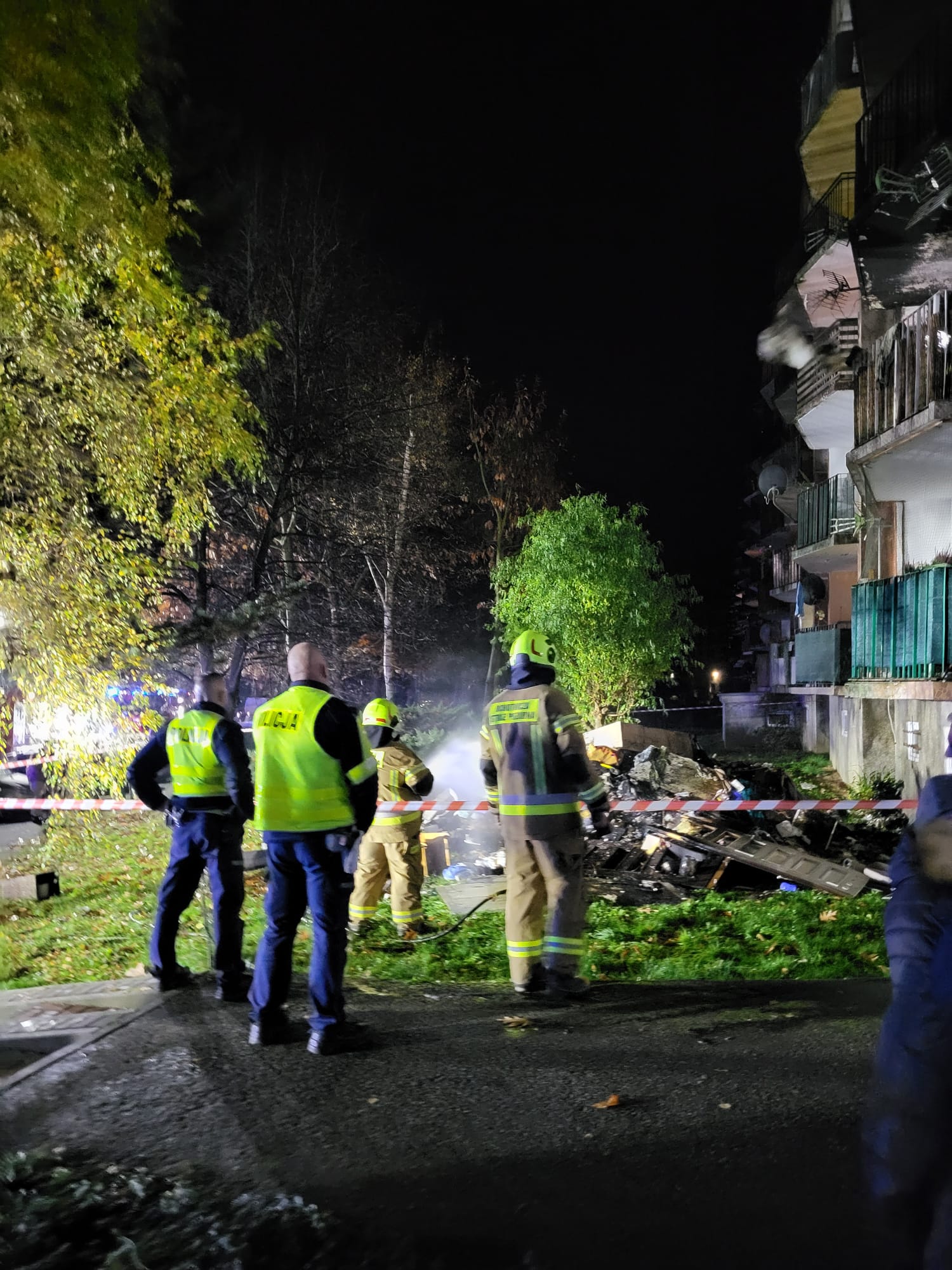 Pożar mieszkania pzy ul. Wiosennej w Kłodzku. Trzy osoby poszkodowane