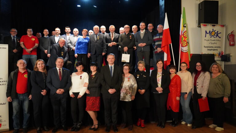 Akademia Honorowych Dawców Krwi w Szczytnej. Uhonorowano zasłużonych [Foto]