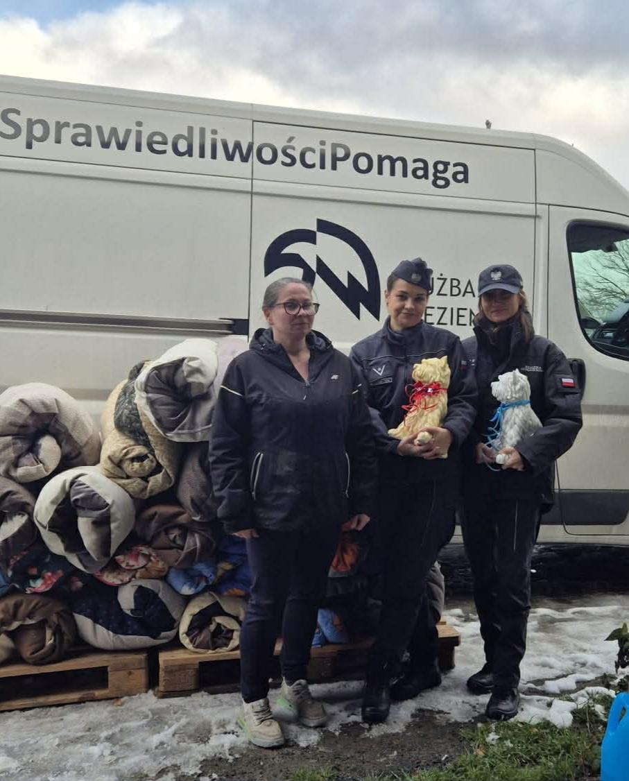 Osadzeni z Zakładu Karnego w Kłodzku uszyli legowiska dla zwierząt ze schroniska