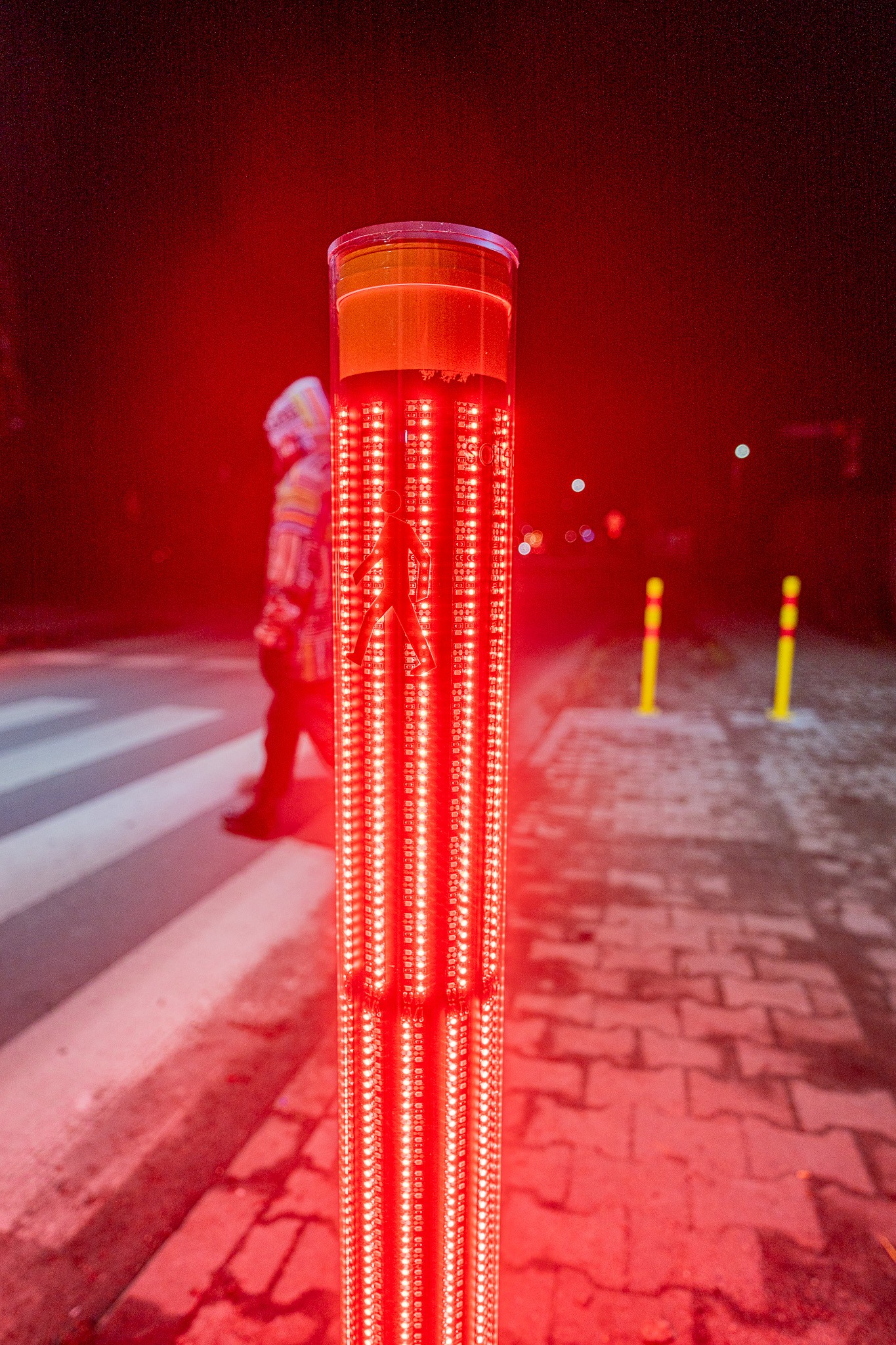 Bezpieczniej na al. Wojska Polskiego w Polanicy-Zdroju. Na przejściu dla pieszych zamontowano nowoczesny system SafePass