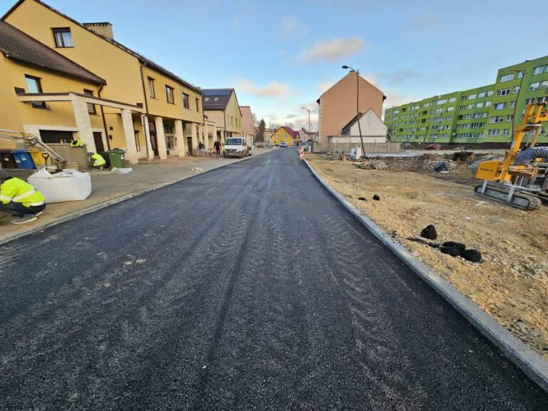 Stronie Śląskie: intensywny miesiąc inwestycji i kluczowych decyzji przetargowych