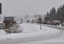 IMGW ostrzega: opady marznące i zawieje śnieżne w powiecie kłodzkim. Utrudnienia na DK-8