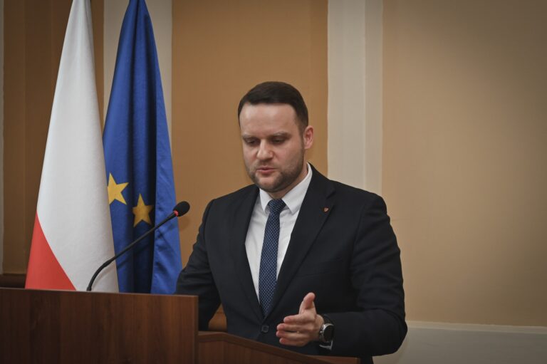 Zmiany w Zarządzie Powiatu Kłodzkiego. Radni przyjęli rezygnację Michała Cisakowskiego