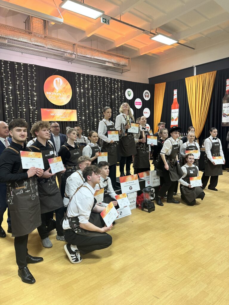 Sukces młodej barmanki z Nowej Rudy. Maja Jakubowska druga w ogólnopolskim konkursie Monin Cup Junior