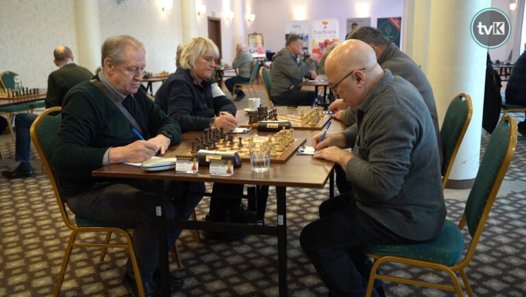 Polanickie Szachy w Kolorowym Szkle