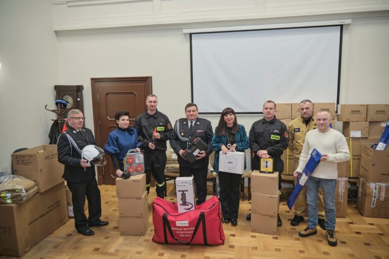 Nowy sprzęt dla służb w gminie Bystrzyca Kłodzka. Doposażenie OSP i Straży Miejskiej