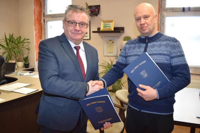 Gmina Kłodzko: umowa na budowę nowoczesnej remizy dla OSP Szalejów Dolny podpisana!