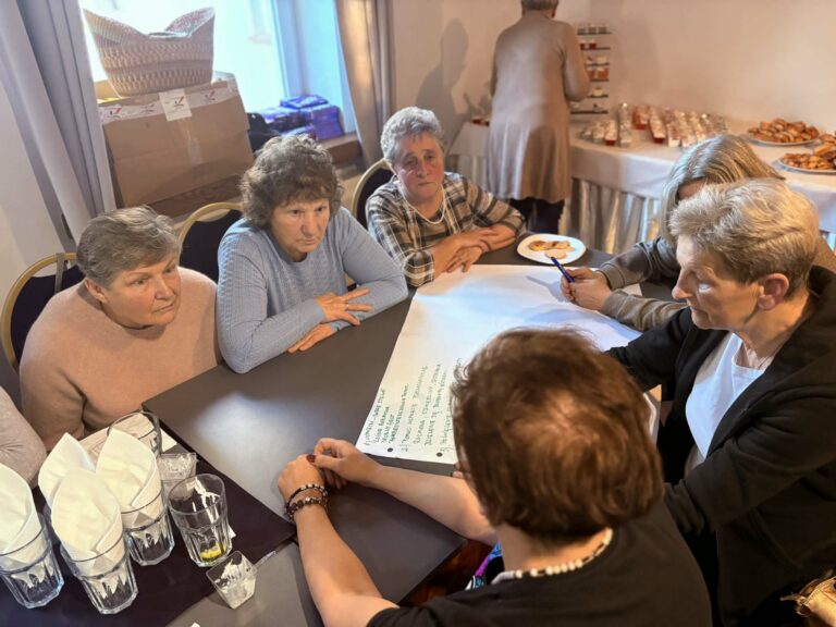 100 seniorów w Masywie Śnieżnika budowało odporność społeczną