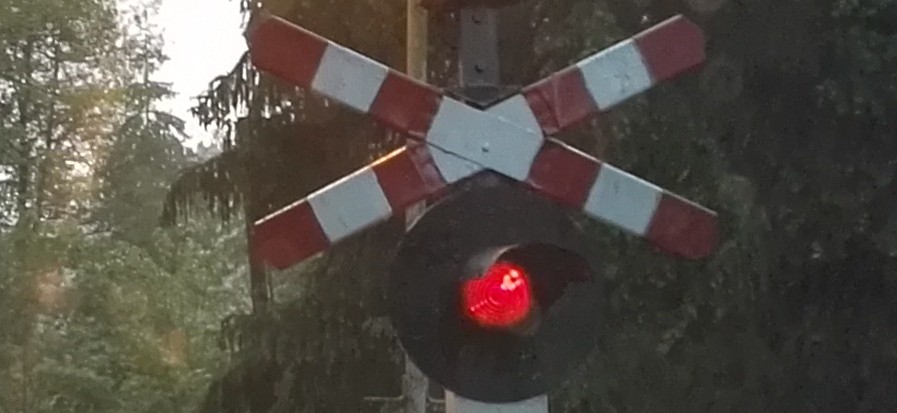 Nowa sygnalizacja na przejazdach kolejowych na linii Kłodzko Nowe – Kudowa-Zdrój