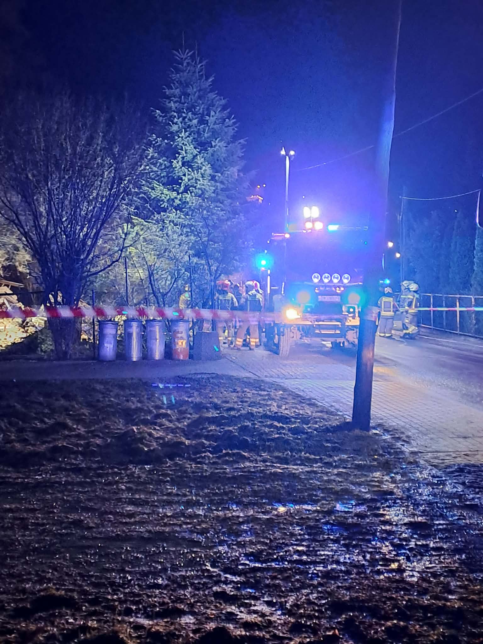 Nocna eksplozja w Polanicy-Zdroju. Wybuch gazu zniszczył dom przy ul. Rybnej
