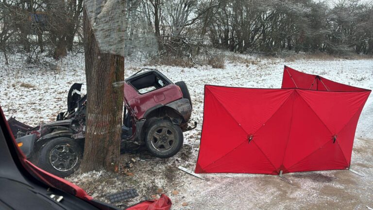 Tragiczny wypadek między Domaszkowem a Międzygórzem. Interweniował śmigłowiec LPR